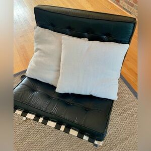 🐰 Pair of two Tommy Hilfiger 100% Cotton Pillow Covers 🐰